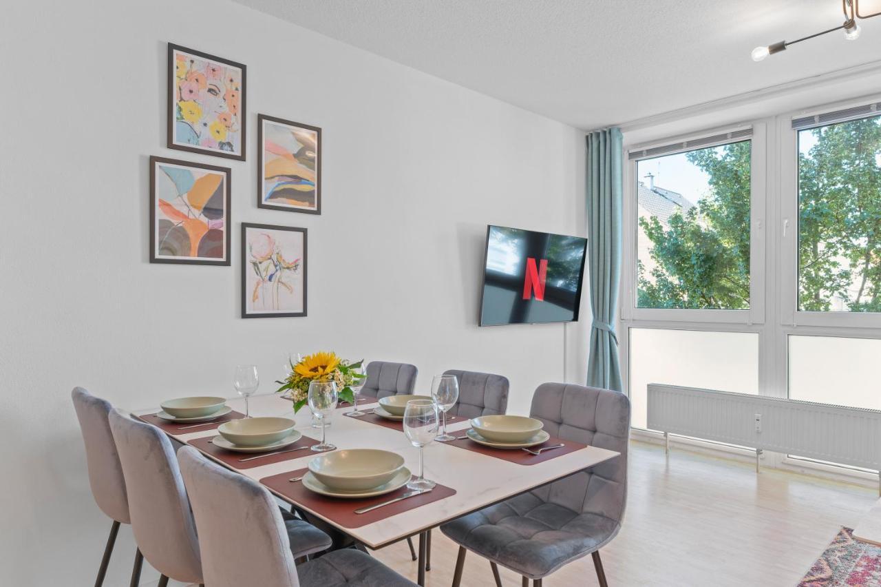 Finest Design Stuttgart Airport Messe Stadtbahn U7 Apartment